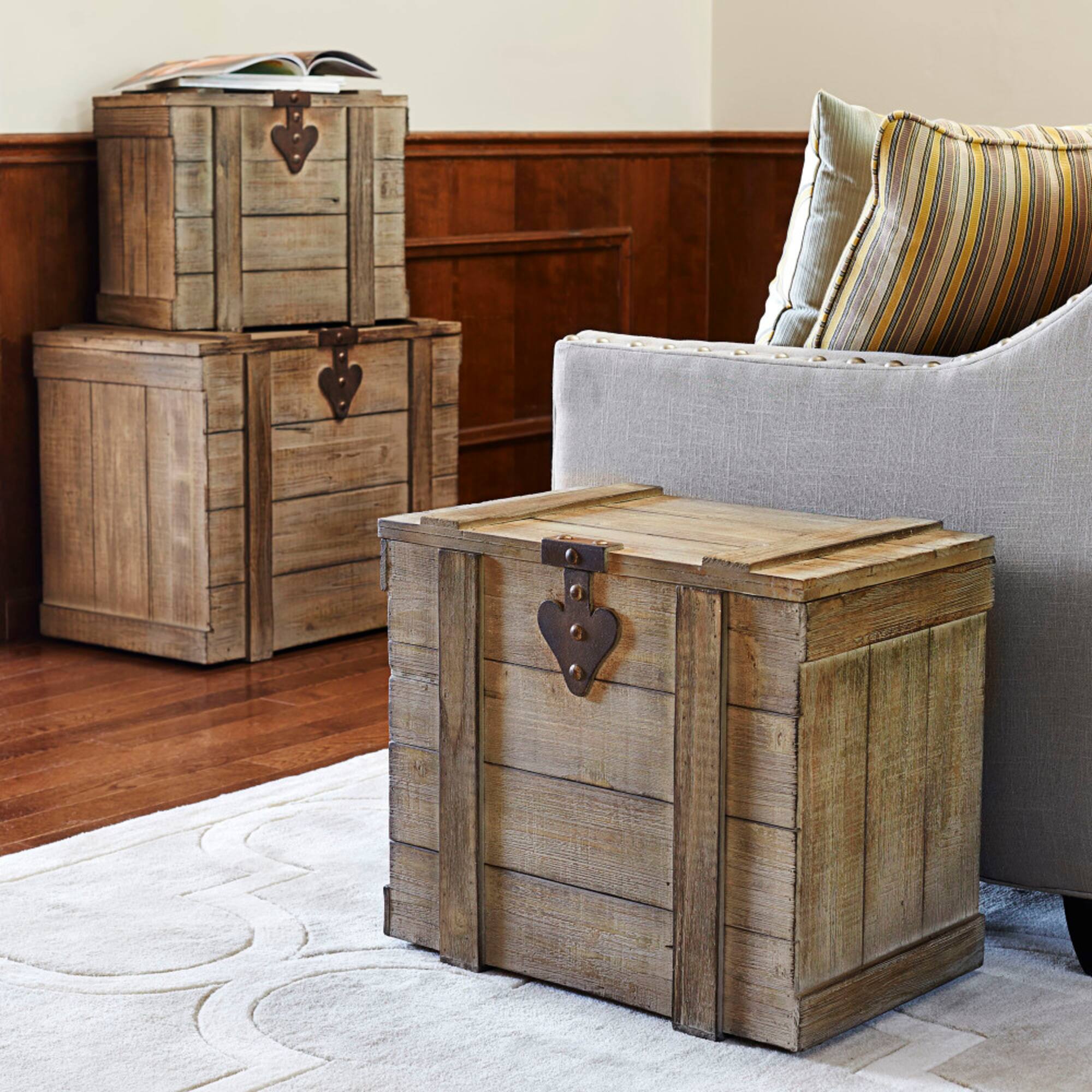 Household Essentials Antiqued Decorative Trunk